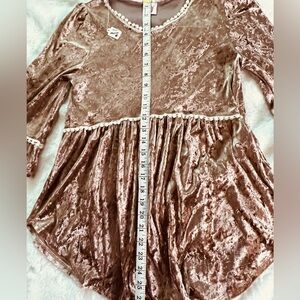 Wanna B Velvet Long Sleeve Top. Size Medium